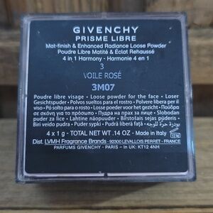 Givenchy Prisme Libre Illuminating & Color Correcting Loose Powder-3 Voile Rose